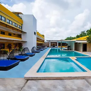 hacienda-madrono-cancun.quintano-roohotels.com/