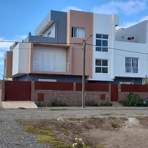 Pensión Nifa House, Espargos